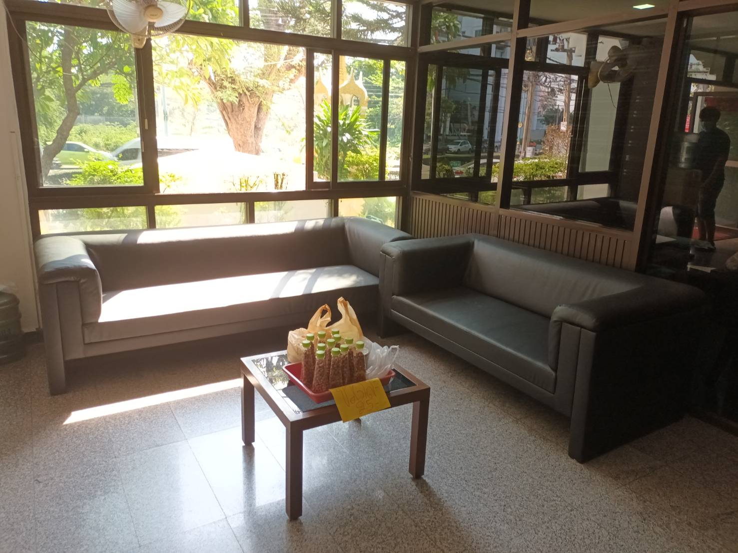 10 - https://อภิชาติเฟอร์นิเจอร์.com | อภิชาติเฟอร์นิเจอร์ บริการซ่อมโซฟาและหุ้มเบาะทุกชนิดครบวงจร โดยช่างฝีมือผู้ชำนาญ ใช้วัสดุคุณภาพ ราคากันเอง พร้อมรับประกันผลงาน และบริการรับ-ส่งฟรีถึงบ้านในกรุงเทพฯ และปริมณฑล