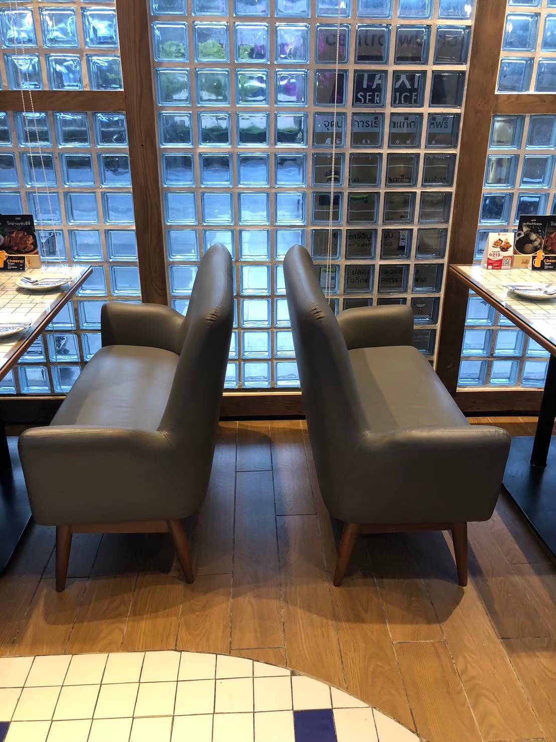 25 - https://อภิชาติเฟอร์นิเจอร์.com | อภิชาติเฟอร์นิเจอร์ บริการซ่อมโซฟาและหุ้มเบาะทุกชนิดครบวงจร โดยช่างฝีมือผู้ชำนาญ ใช้วัสดุคุณภาพ ราคากันเอง พร้อมรับประกันผลงาน และบริการรับ-ส่งฟรีถึงบ้านในกรุงเทพฯ และปริมณฑล